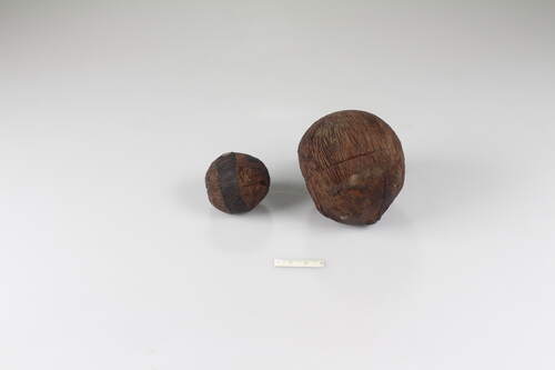 houten speelballen uit Wouw