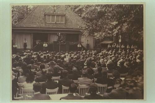 Bijeenkomst van de Gouw Brabant van Nationaal Front, de opvolger van Zwart Front, in Oisterwijk. (Foto: Persbureau het Zuiden, Tilburg University, Brabant Collectie, 1940 of 1941)