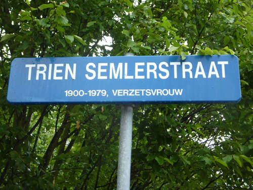 De straatnaam 'Trien Semlerstraat' te Leiden houdt de herinnering levend aan de vanuit Maarheeze werkzame verzetsvrouw. (Foto: Jac Biemans, 2023)