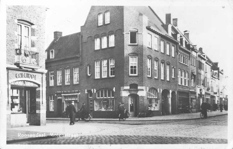 De Molenstraat in Roosendaal op de hoek van de burgemeester Prinsensingel, toentertijd Binnensingel. (Bron: West-Brabants Archief, 1945)